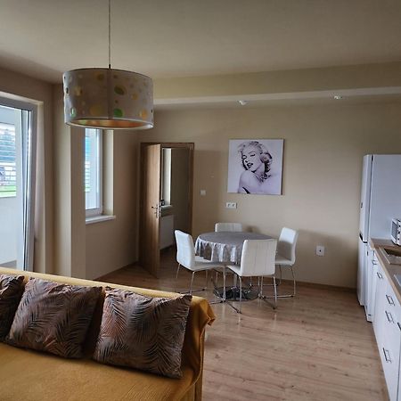 Apartman Greenside Μιχάλοβτσε Εξωτερικό φωτογραφία